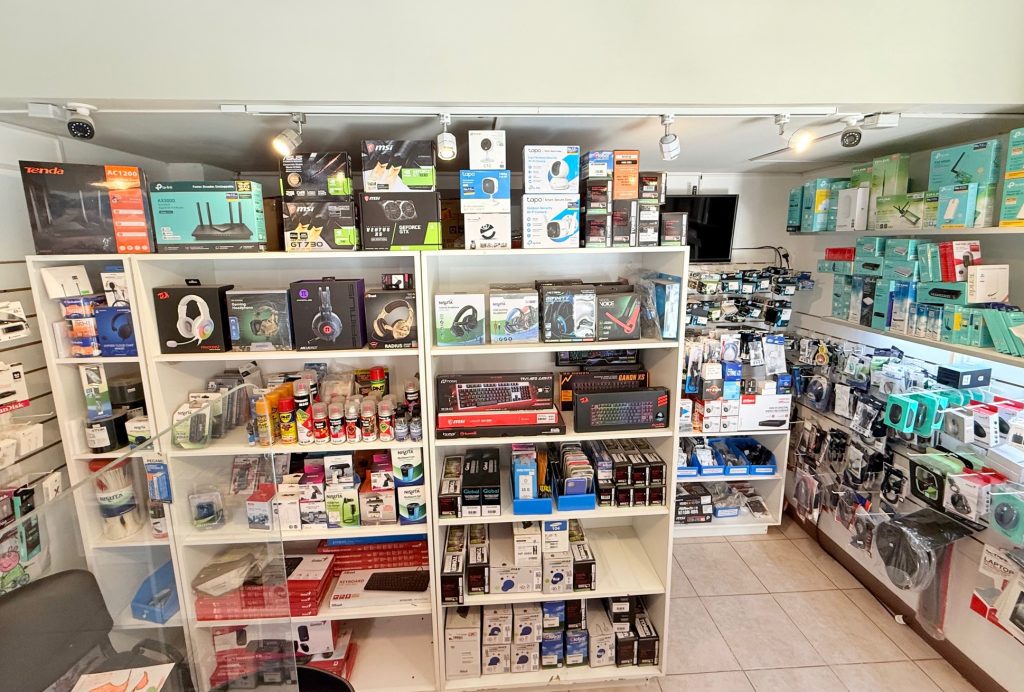 Vendo Fondo de comercio - Rubro Computacion/ Electronica