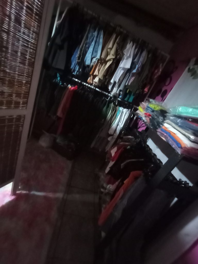 VENDO FONDO DE COMERCIO indumentaria general