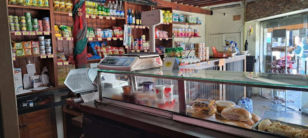 SE VENDE FONDO DE COMERCIO