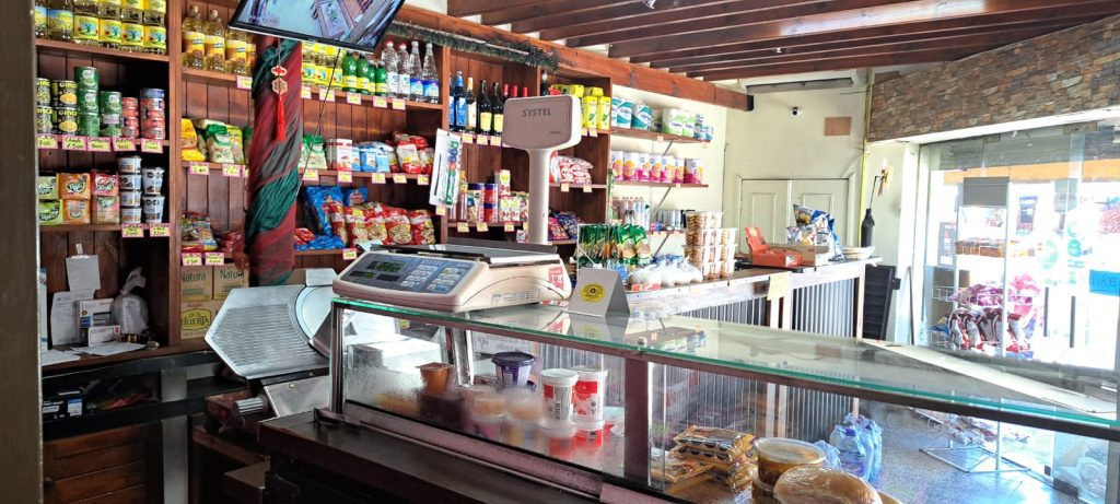 SE VENDE FONDO DE COMERCIO