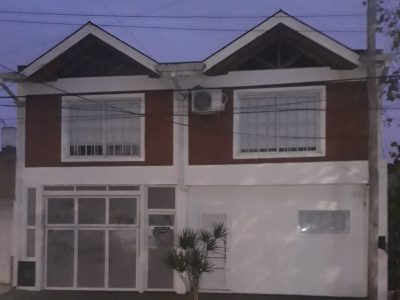 Casa 2 Plantas. Apto 2 familias ó Profesional.