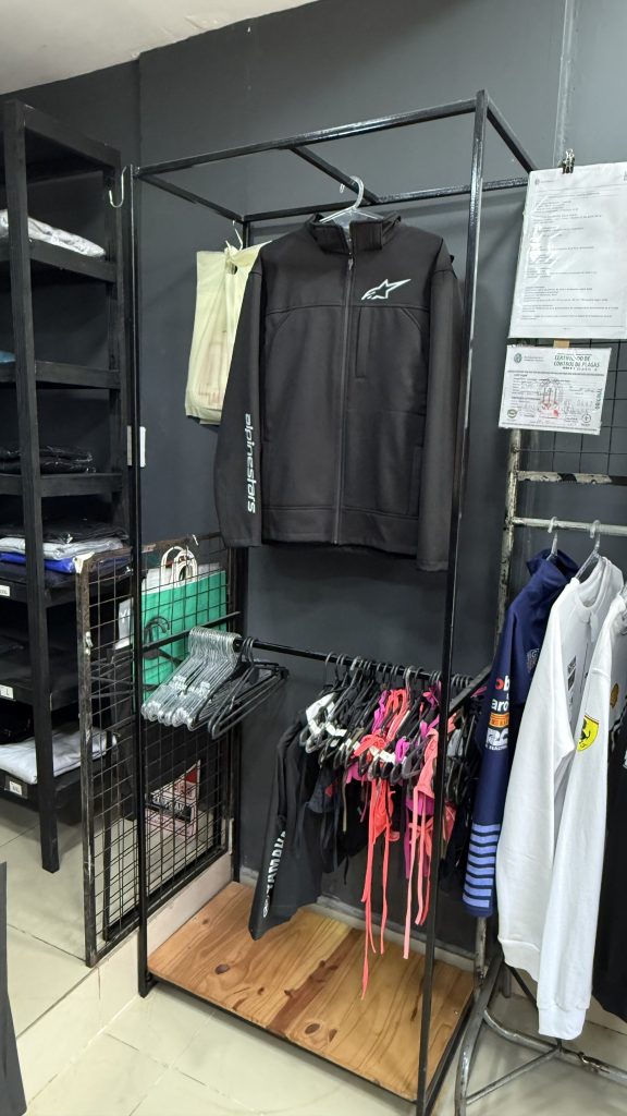 Última Vuelta Indumentaria, un local innovador sin competencias en la zona ni en