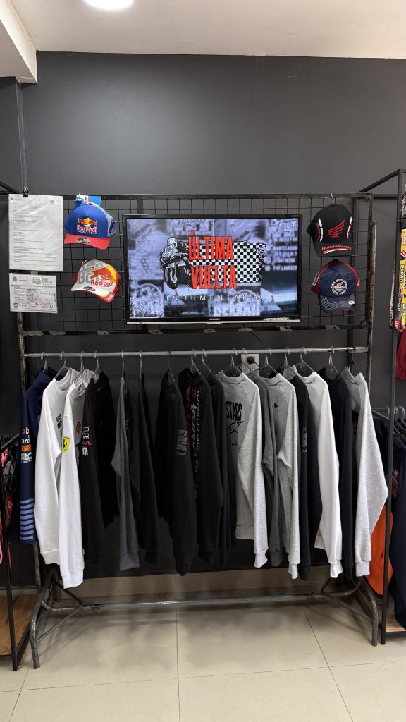 Última Vuelta Indumentaria, un local innovador sin competencias en la zona ni en