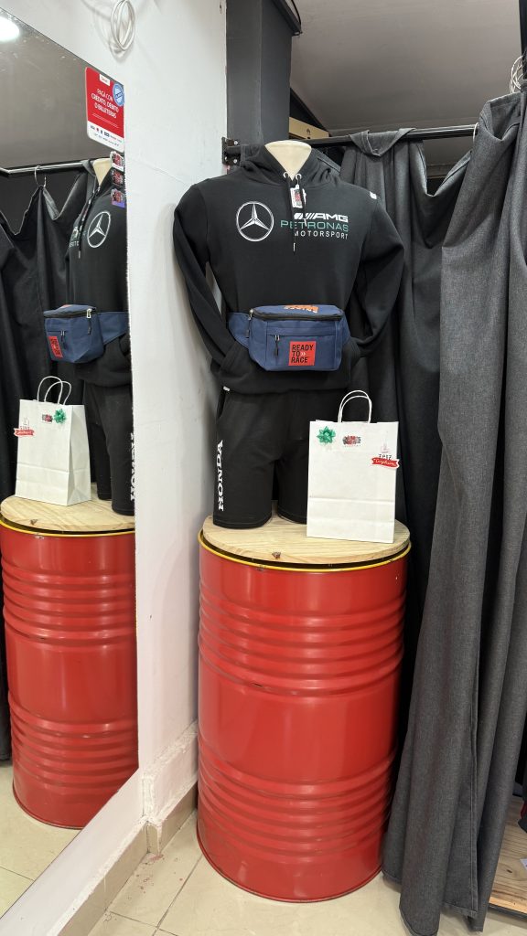 Última Vuelta Indumentaria, un local innovador sin competencias en la zona ni en