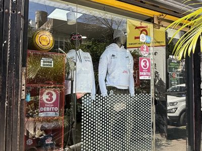 Última Vuelta Indumentaria, un local innovador sin competencias en la zona ni en