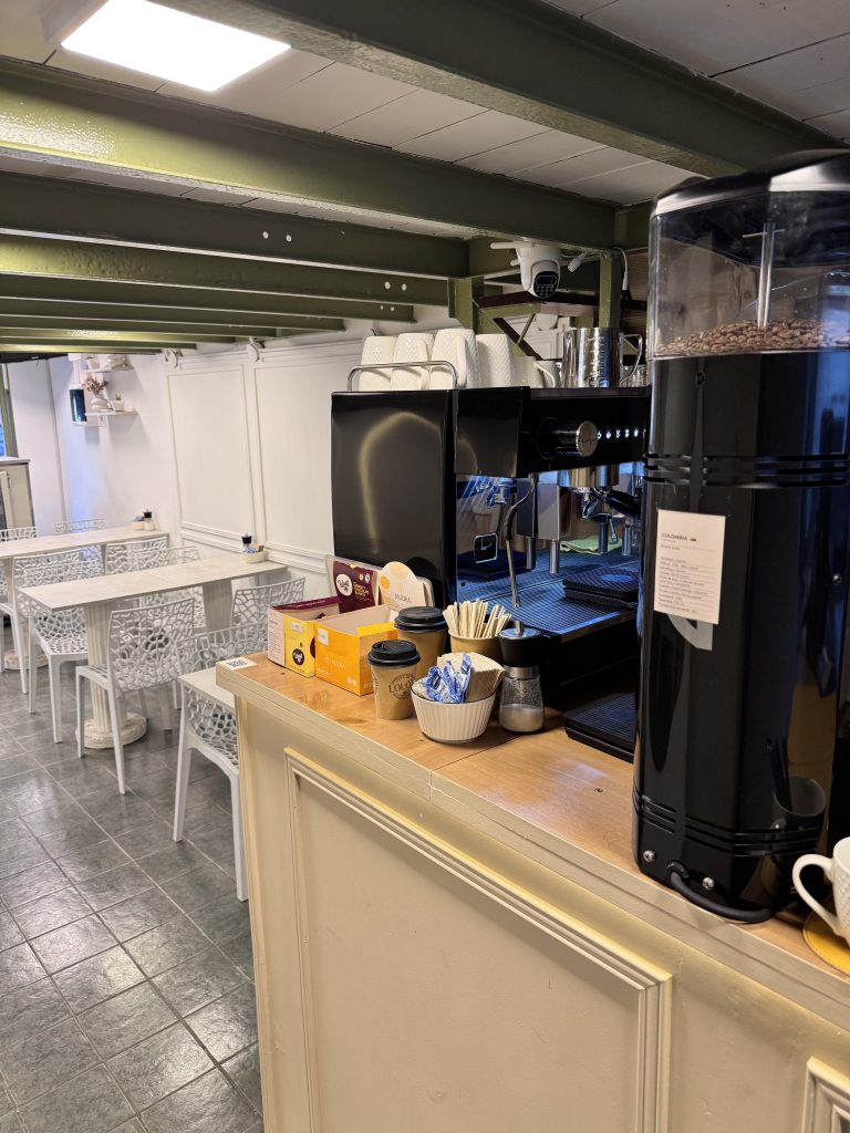 Vendo Fondo de Comercio!! En zona de facultades con mucho movimiento