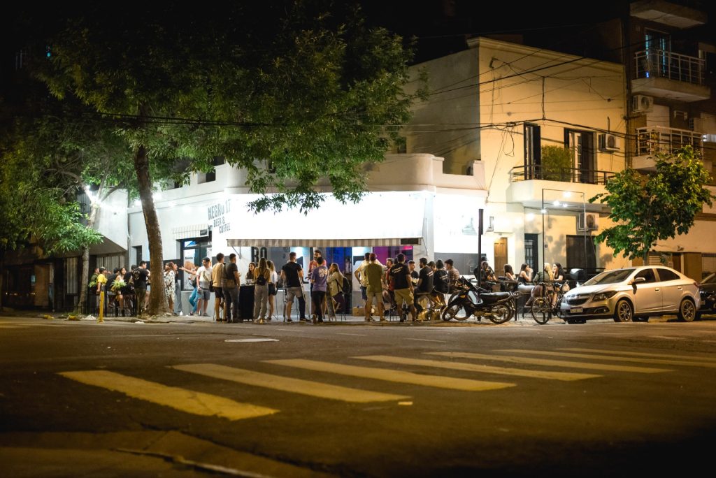 Venta fondo de comercio de bar, cafetería y cervecería en Pichincha,habilitación