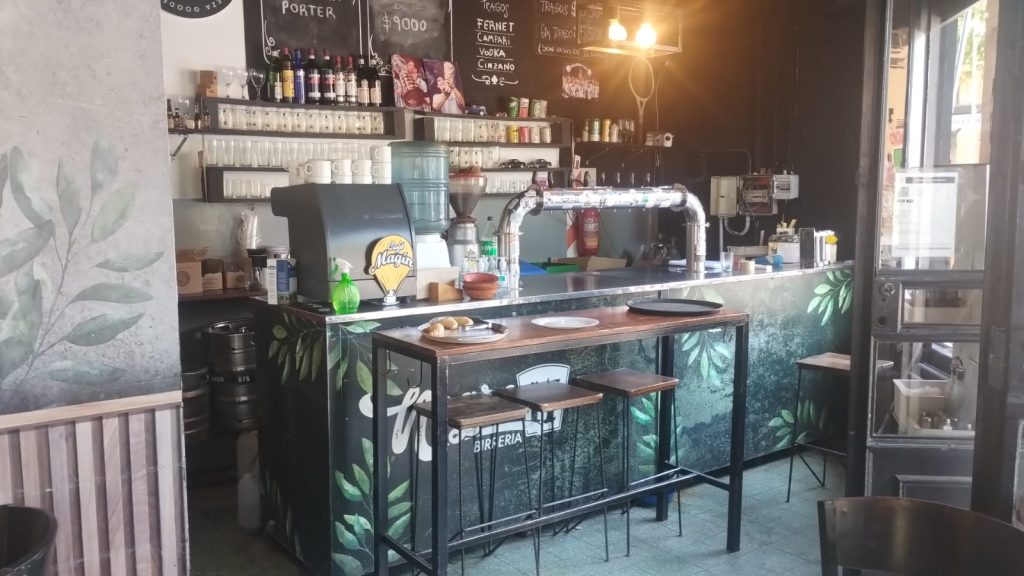 Venta fondo de comercio de bar, cafetería y cervecería en Pichincha,habilitación