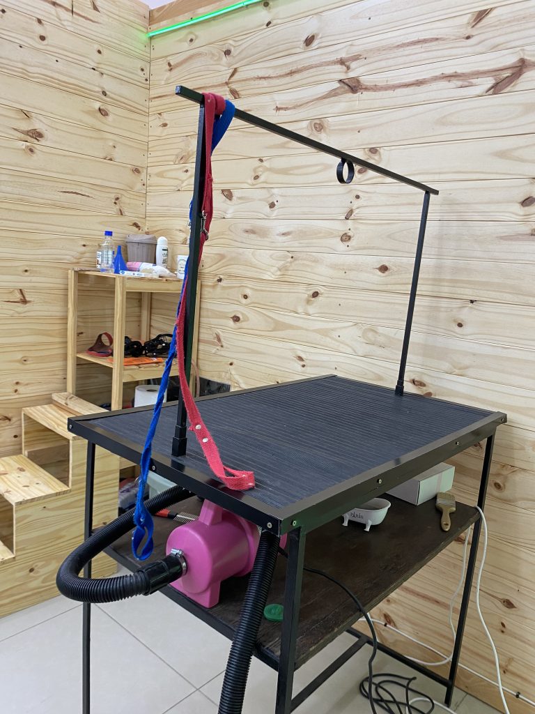 Peluquería canina y pet shop