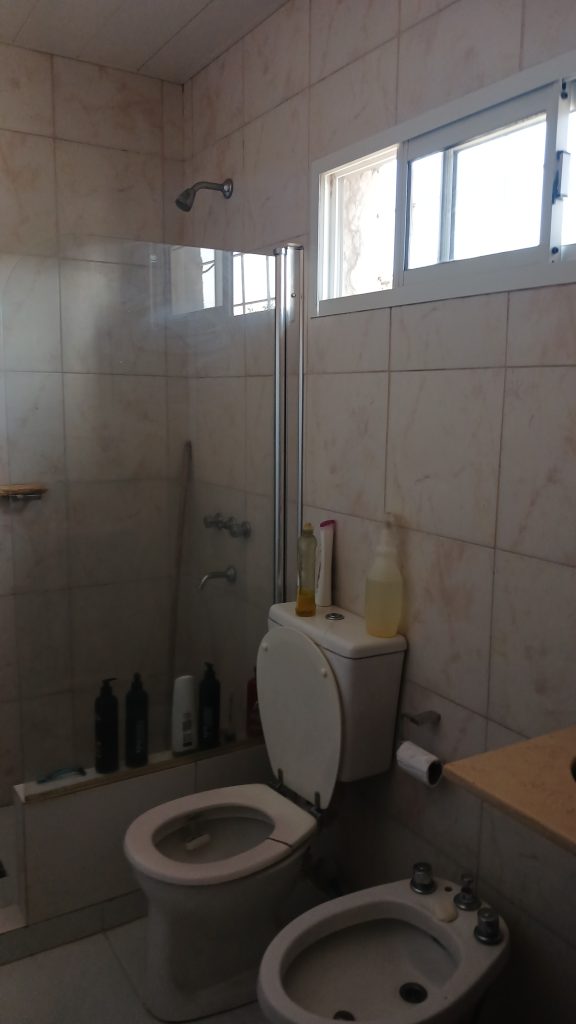 Vendo Casa inmejorable ubicación. A media cuadra bulevar piacentini