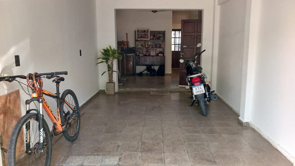 Vendo Casa inmejorable ubicación. A media cuadra bulevar piacentini