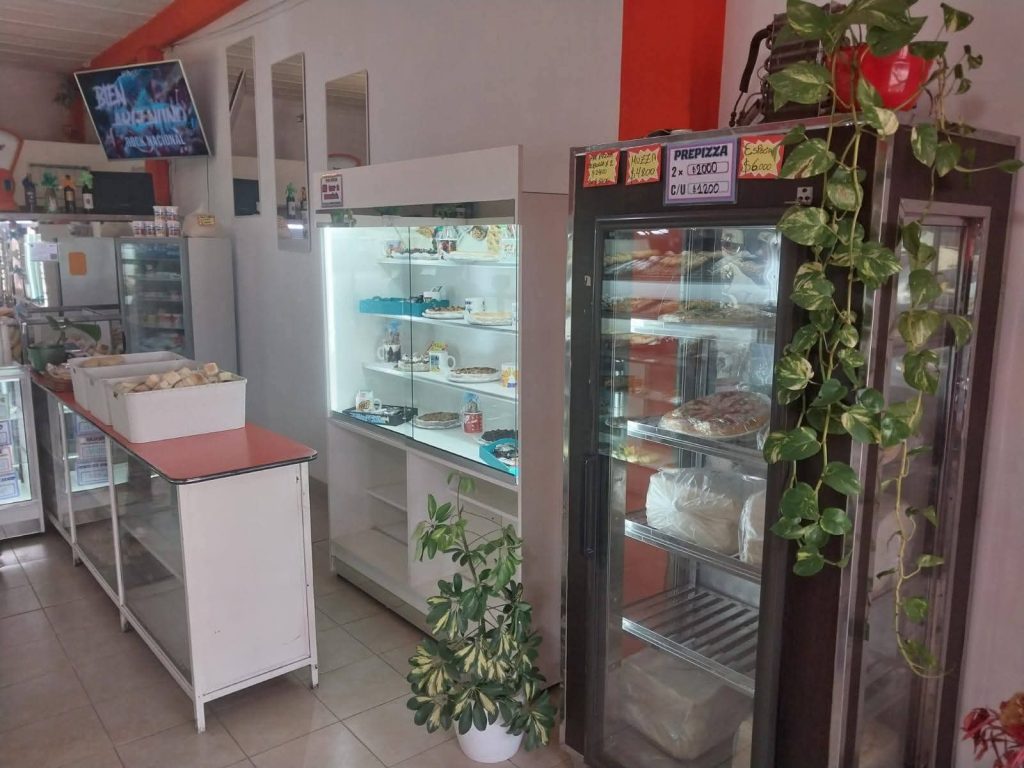 OPORTUNIDAD ÚNICA. Vendo fondo de comercio, panadería y confitería. EQUIPADISIMA