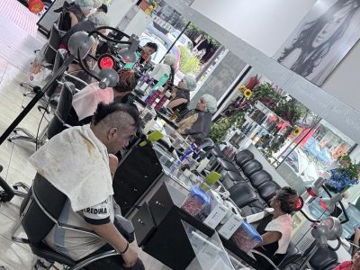 Vendo fondo de comercio , peluquería unisex ,con 7 años de antigüedad.