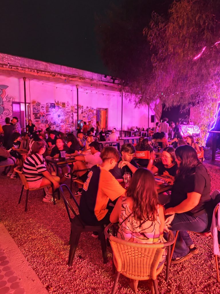 VENDO FONDO DE COMERCIO BAR, ESPACIO CULTURAL, CAFE AL PASO