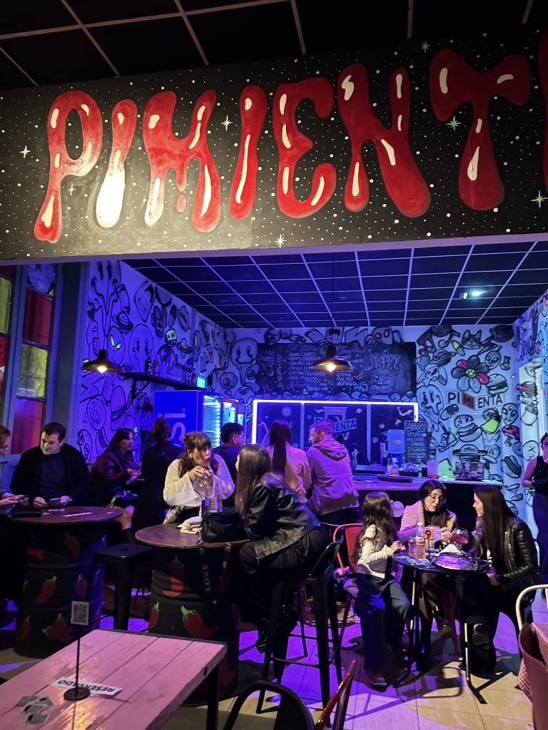 VENDO FONDO DE COMERCIO BAR, ESPACIO CULTURAL, CAFE AL PASO