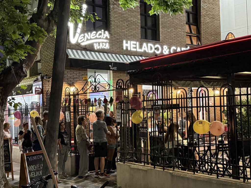 Heladeria y Cafetería