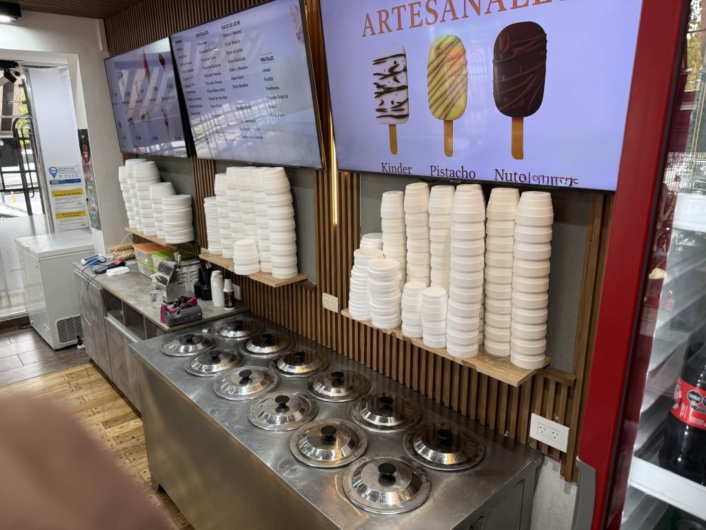 Heladeria y Cafetería